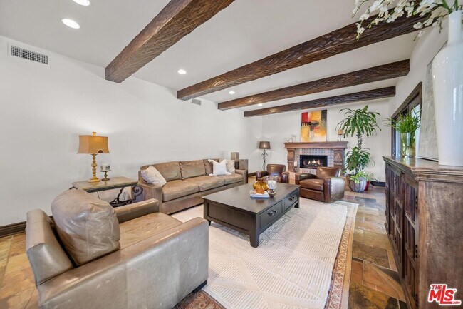 Building Photo - 24409 Voltara Ct