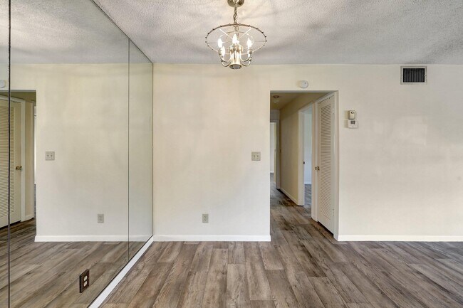 Building Photo - 903 Savannas Point Dr