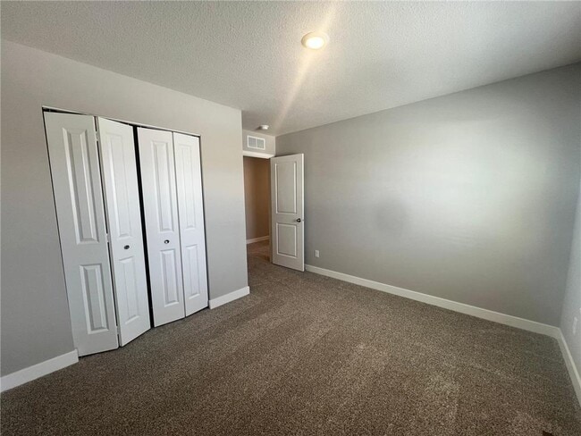 Building Photo - 17373 Dulles Ln