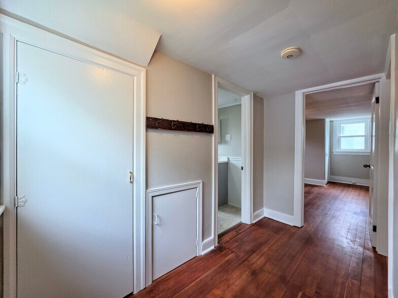 Building Photo - 607 Beaver Valley Pike