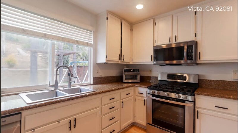 Building Photo - 1630 Magnolia Cir