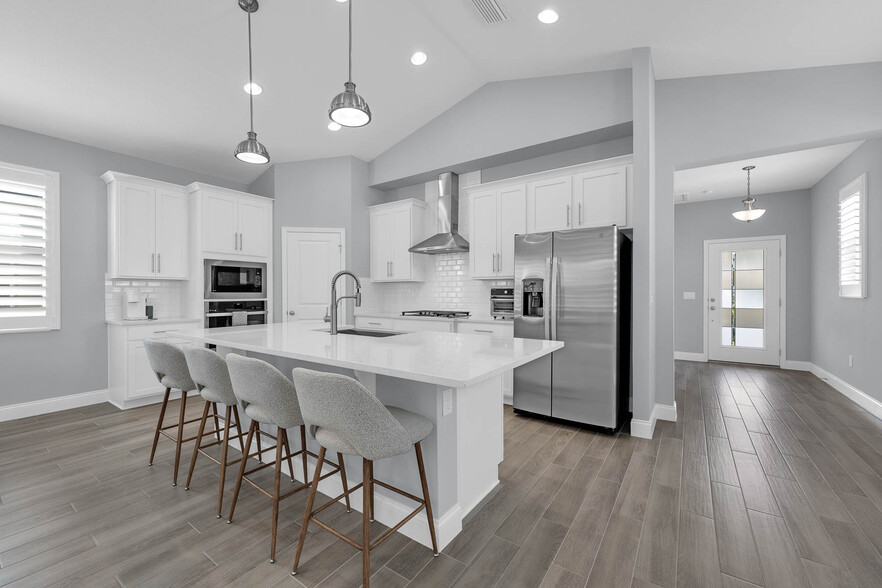 kitchen - 12138 Stoneleigh Aly