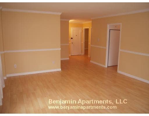Building Photo - 145 Pinckney St