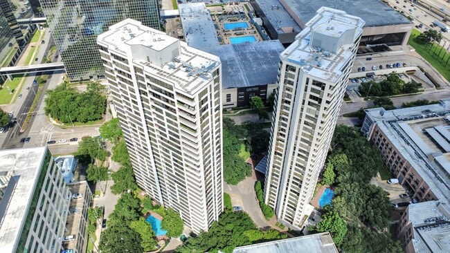 Building Photo - 14 Greenway Plz