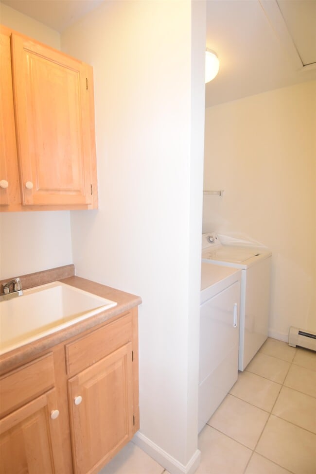 Building Photo - 73 Partridge Dr