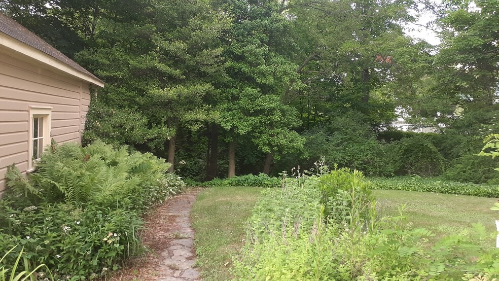 Building Photo - 23 Union St