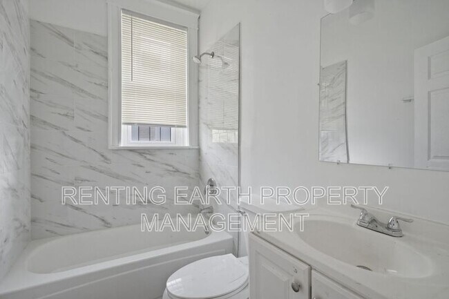 Building Photo - 3127 Clay Ave
