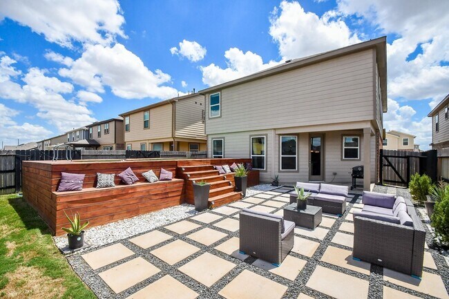 Building Photo - 5343 Castle Discordia St