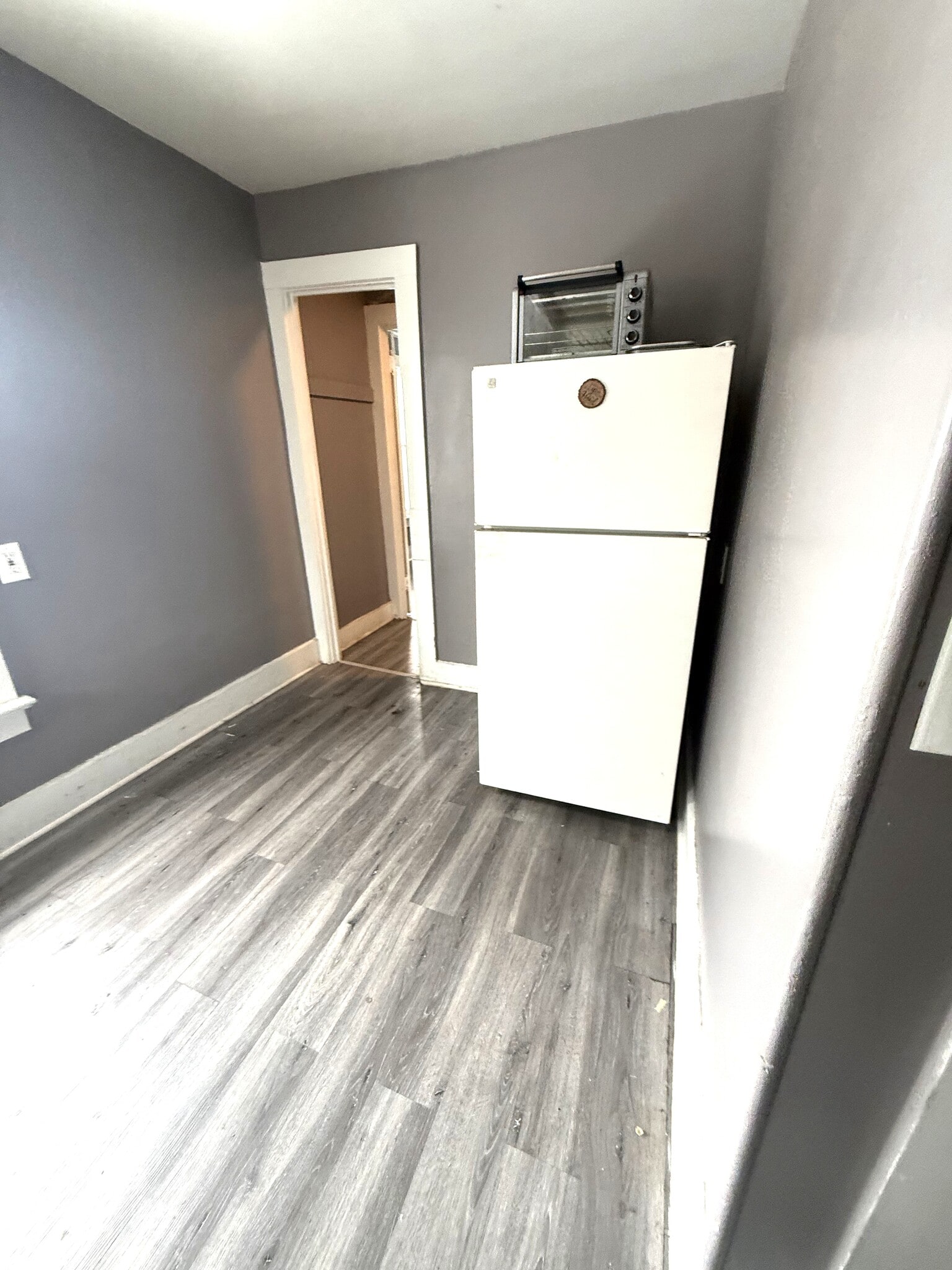 Building Photo - 428 E 27th St