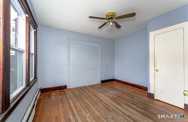 Building Photo - 146 Charles St