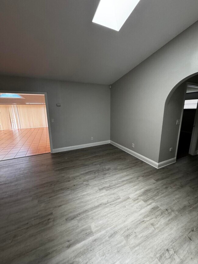 Building Photo - 1886 SE Boma Ave