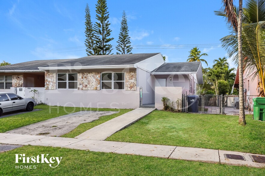 Building Photo - 9231 SW 204th Terrace