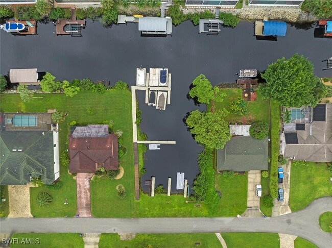 Building Photo - 27153 Barefoot Ln