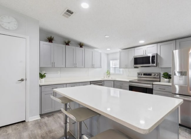 Building Photo - 2131 Odessa Gardens Ln