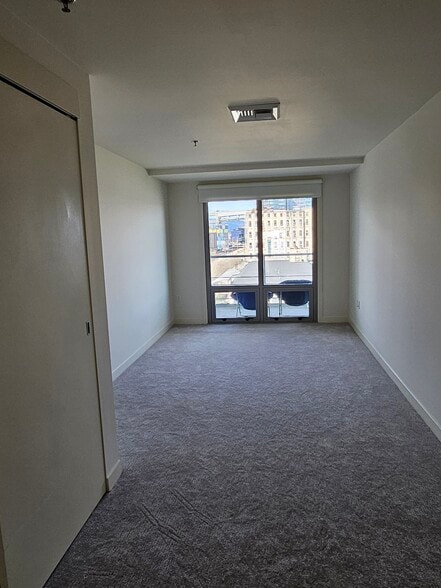 Secondary Bedroom - 1310 NW Naito Pky