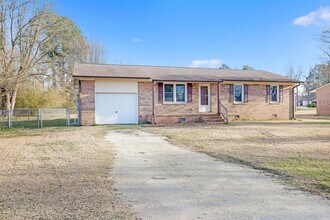 Building Photo - Pet Friendly Rental with no carpet!