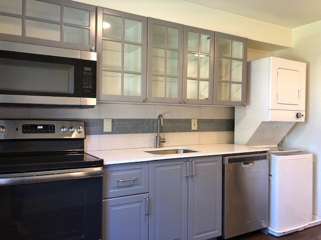 Kitchen with W/D - The Hamlet