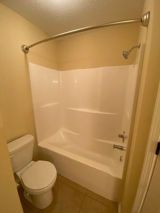 Building Photo - CUTE 3 BED 2 BATH HOME IN SPRING LAKE SUBDIVISION!!