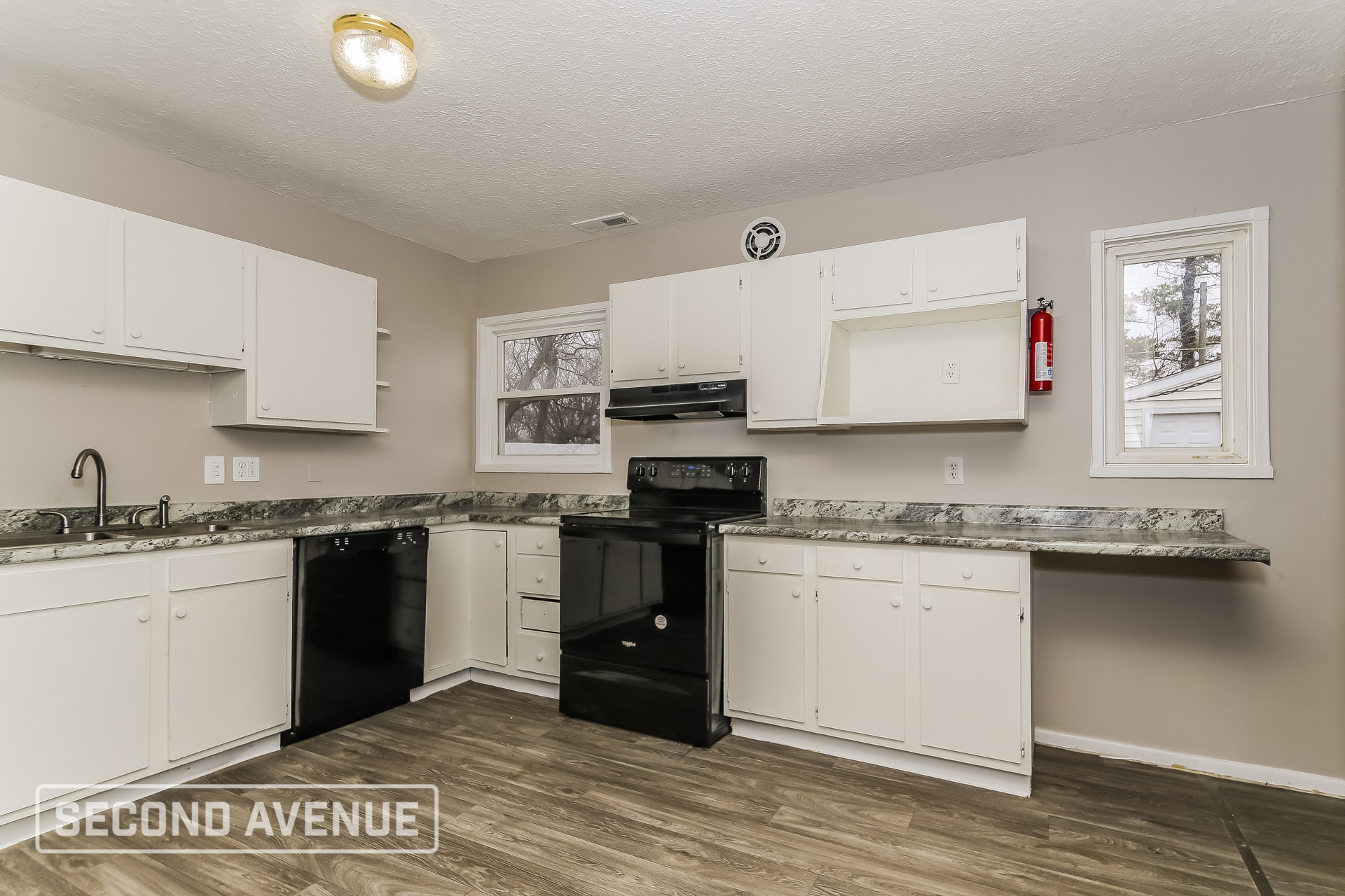 Building Photo - 403 Eberhart Dr