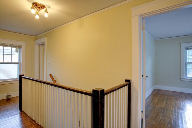 Building Photo - 123 Warren Ave