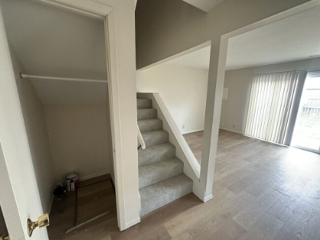 Building Photo - 2518 Leeper Dr