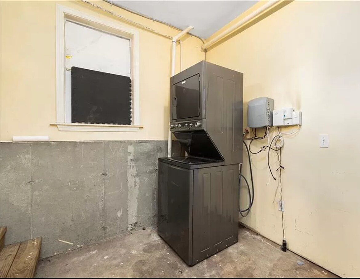 Building Photo - 86 Grove St