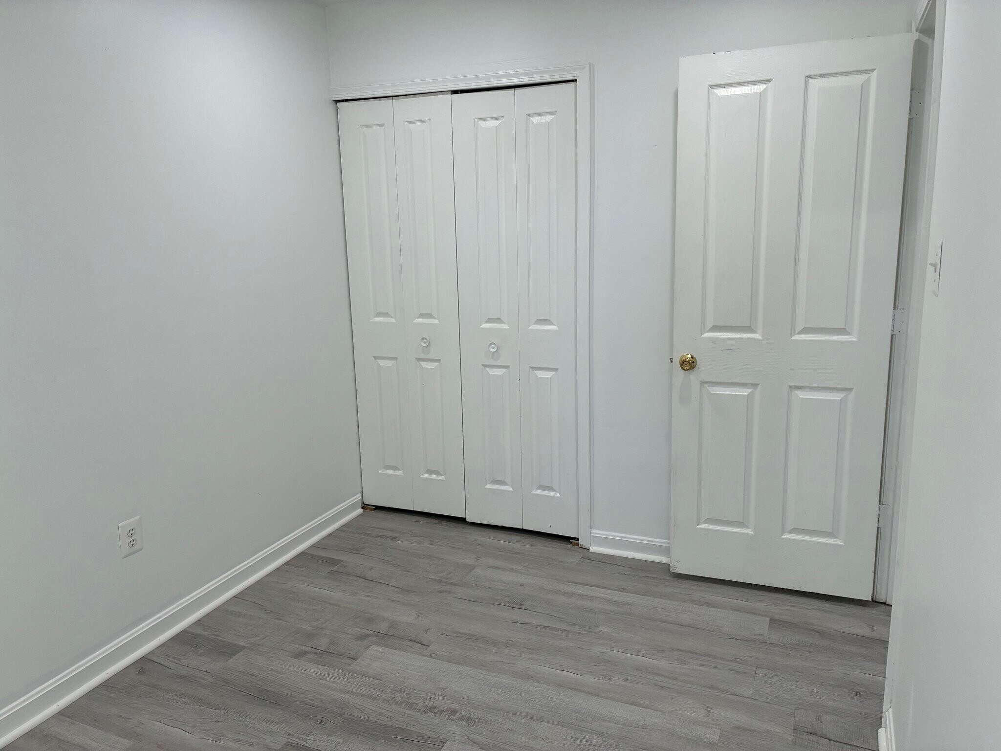Building Photo - 659 Realm Ct W