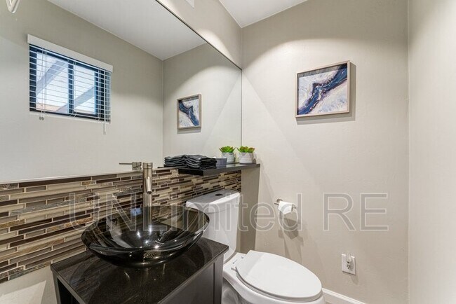 Building Photo - 2924 N Jamison Blvd