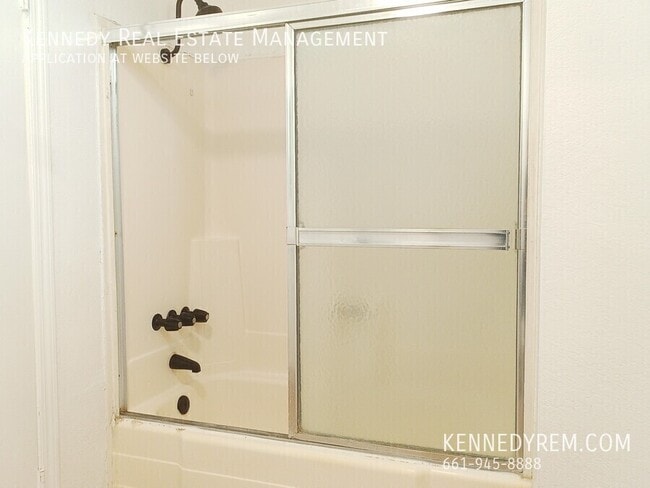 Building Photo - 4849 W Ave L