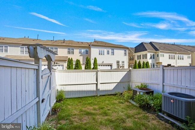 Building Photo - 24906 Earlsford Dr