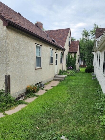 Building Photo - 5028 Bloomington Ave