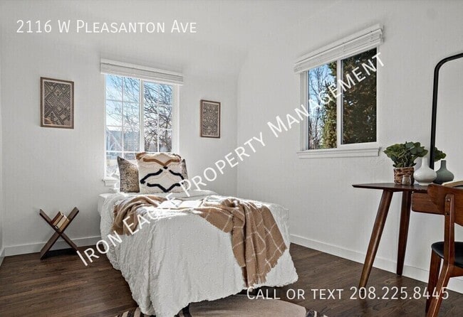 Building Photo - 2116 W Pleasanton Ave