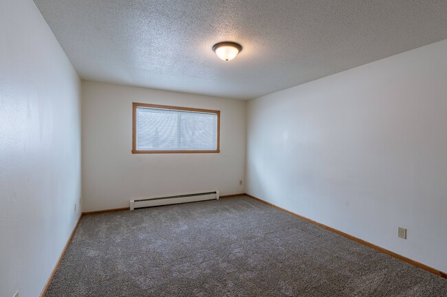 Fargo, ND Schrock Apartments | Bedroom - Schrock