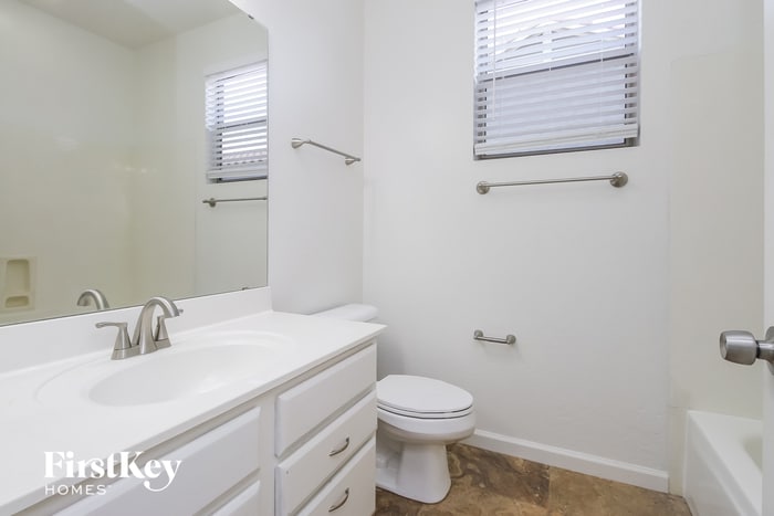 Building Photo - 2907 E Millbrae Ln