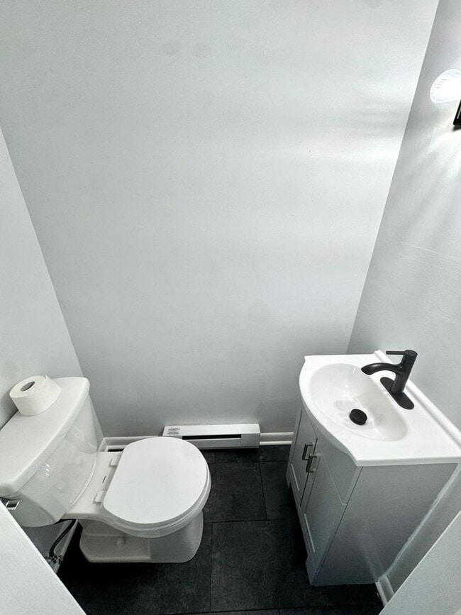 Building Photo - PARKLAND SCHOOLS- THREE BEDROOM TOWNHOME