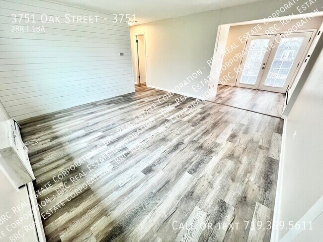 Building Photo - 3751 Oak St