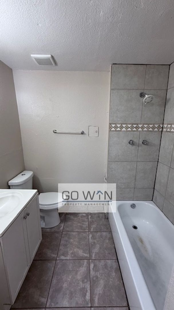 Building Photo - 3546 W Roosevelt St