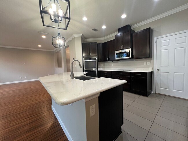 Building Photo - BEAUTIFUL 3-bedroom, 3-bathroom home in Gr...