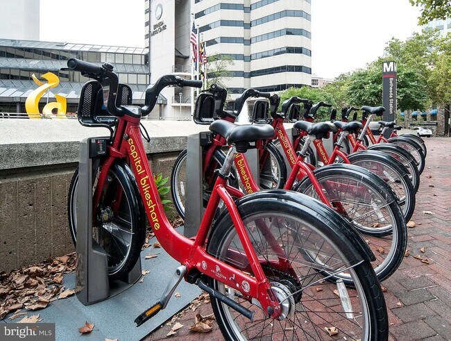 Building Photo - 5601 Beam Ct