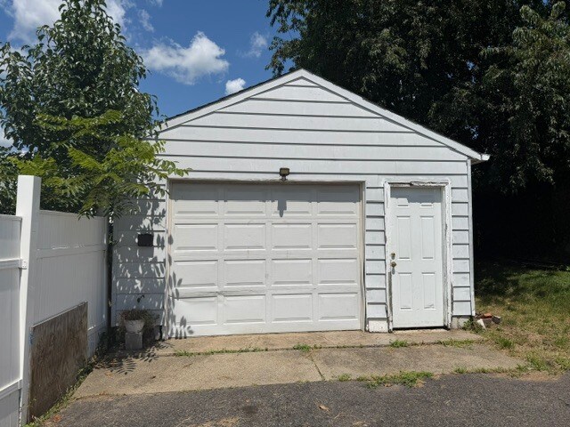 Building Photo - 98 W Carey St