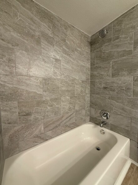 Building Photo - 2708 W 98th Dr