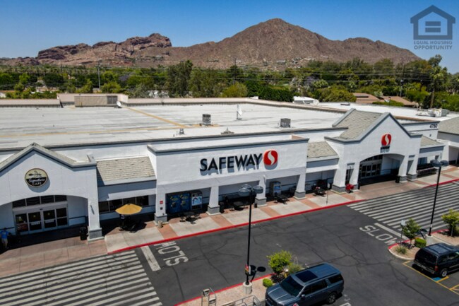 Building Photo - 3Bed/3Bath House at Thomas/7th Ave! Ready for Immediate Move-In! -- NO HOA! FULLY REMODELED!