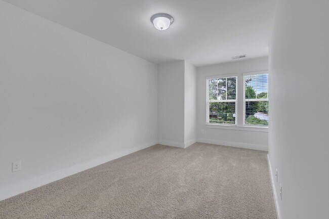 Building Photo - Stylish 3BR/2.5BA END-UNIT Townhome with Garage in Camelot Townes! $1,650/mo rent