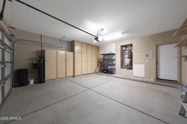 Building Photo - 1642 W Windsong Dr