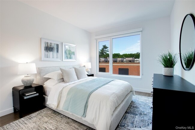 Building Photo - 333 Warner Ave