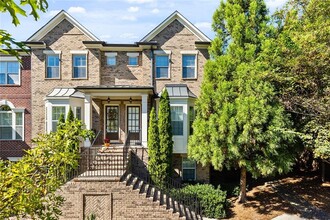 Building Photo - 2836 Broughton Ln SE