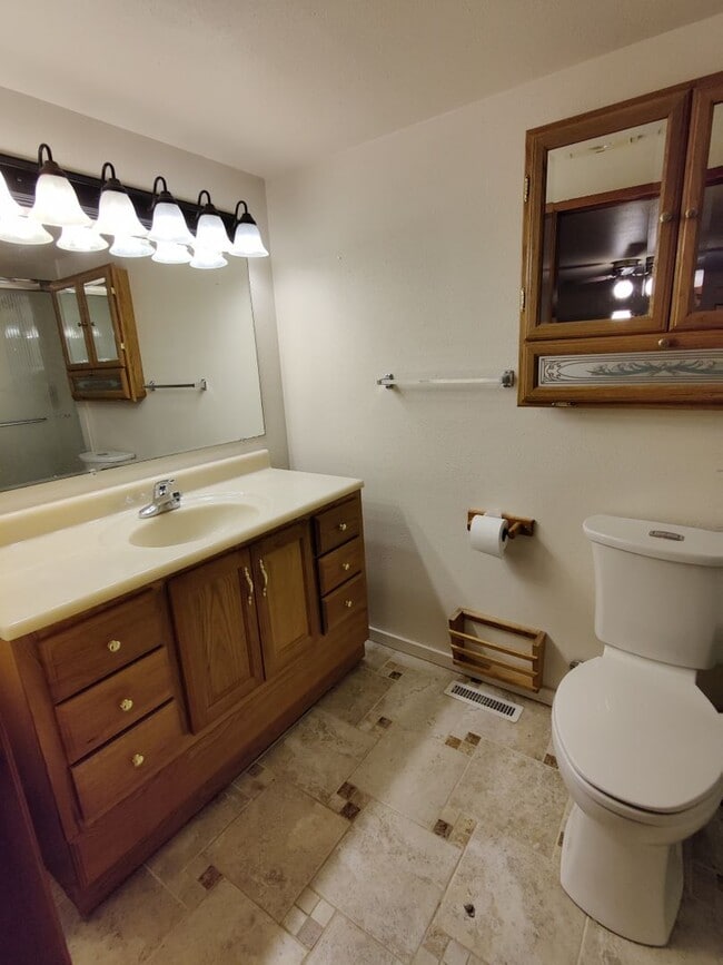 Building Photo - Your Next Home in the Heart of Richland — ...