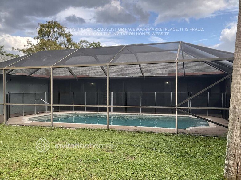 Building Photo - 13427 Kingsbury Dr