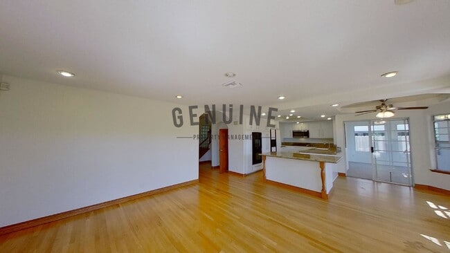 Building Photo - Coming Soon: 2 Story 4Bd 3Ba Eastside Costa Mesa Home