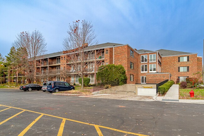 Building Photo - 520 Biesterfield Rd